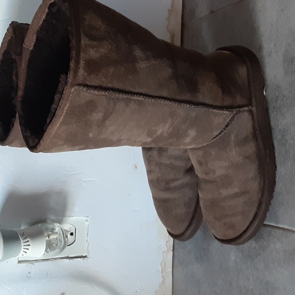 UGG  boots  size  6 women - Picture 2 of 5